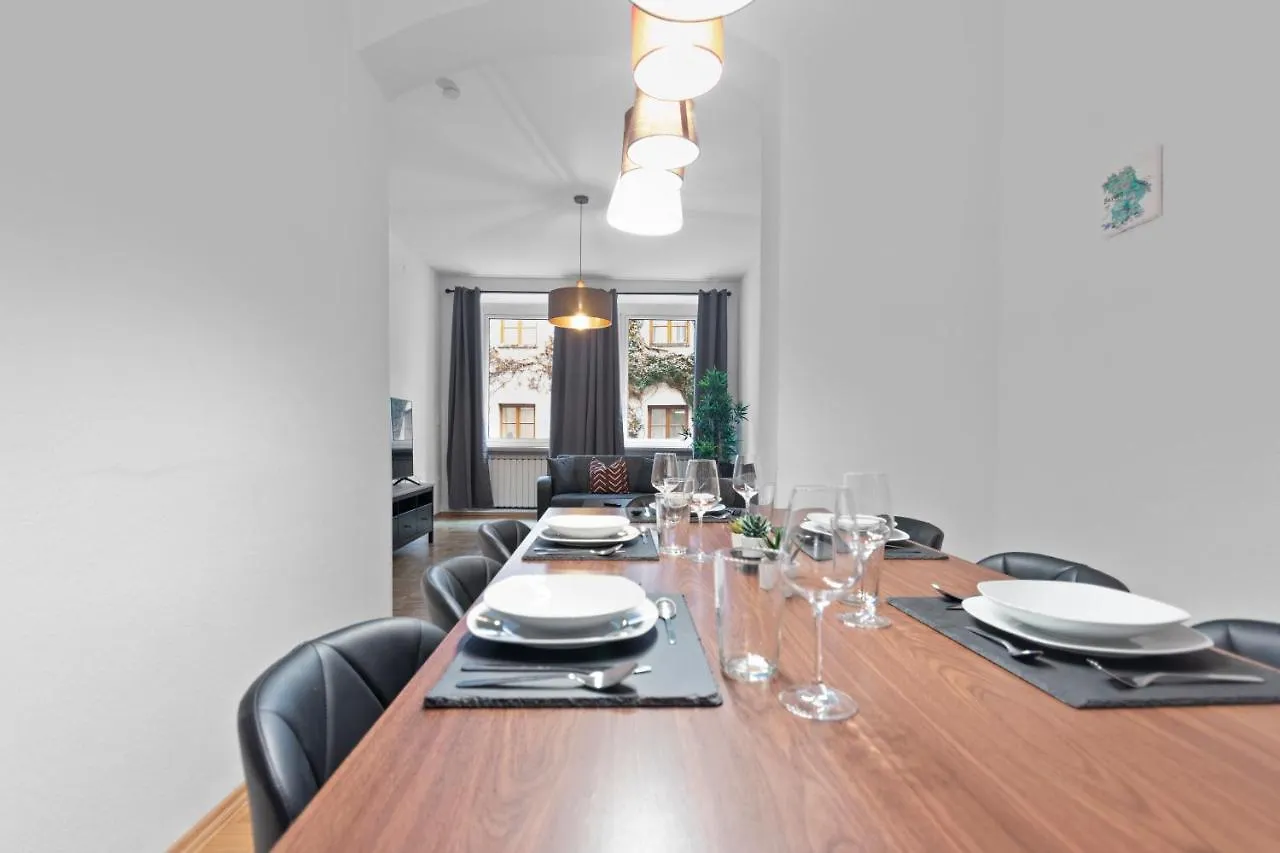 Flatista Homes - Old Town Munich 0*,