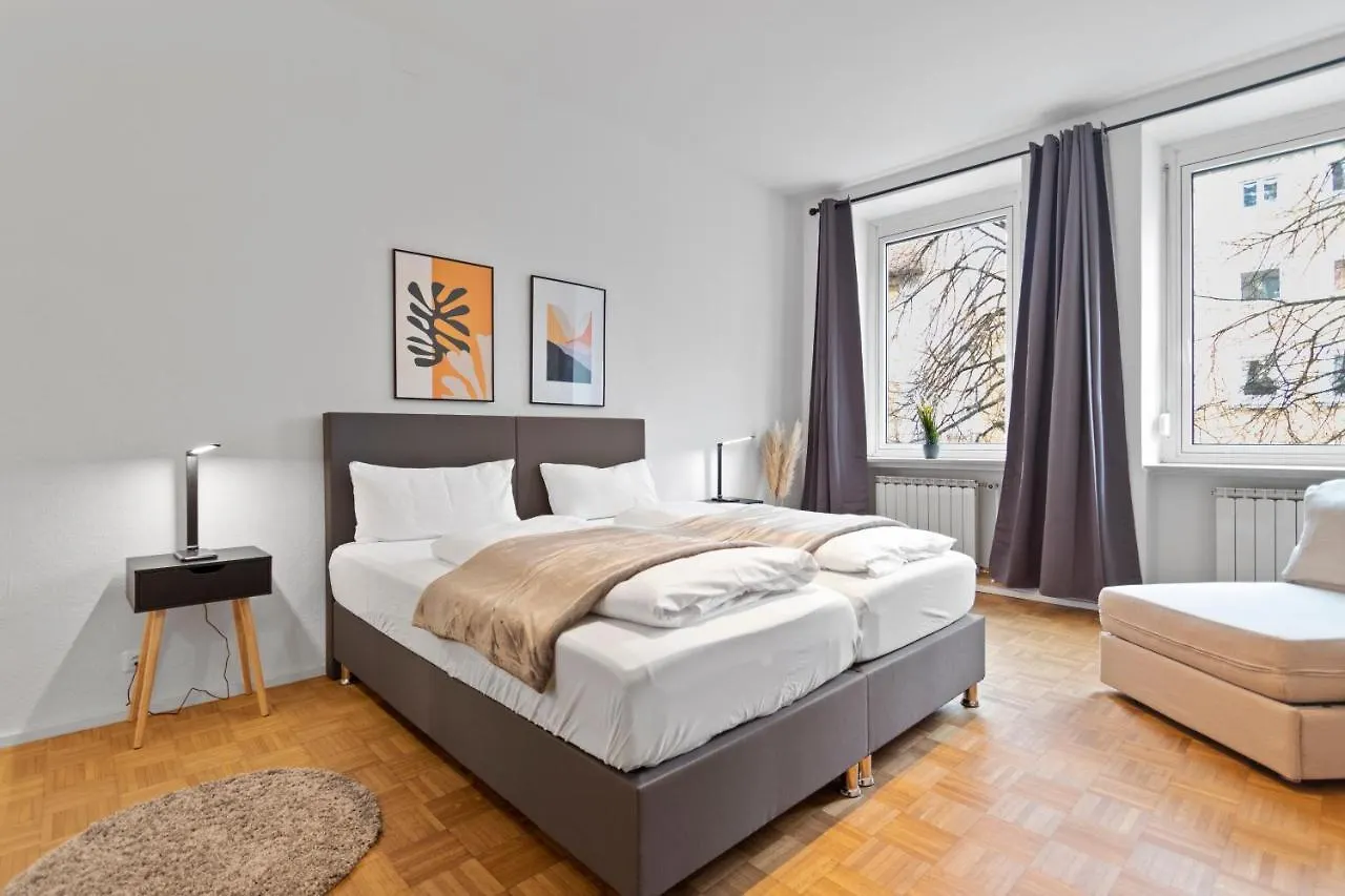 Flatista Homes - Old Town Munich Apartment