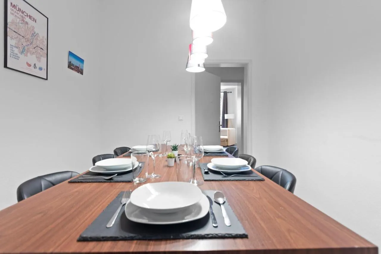 Flatista Homes - Old Town Munich Apartment